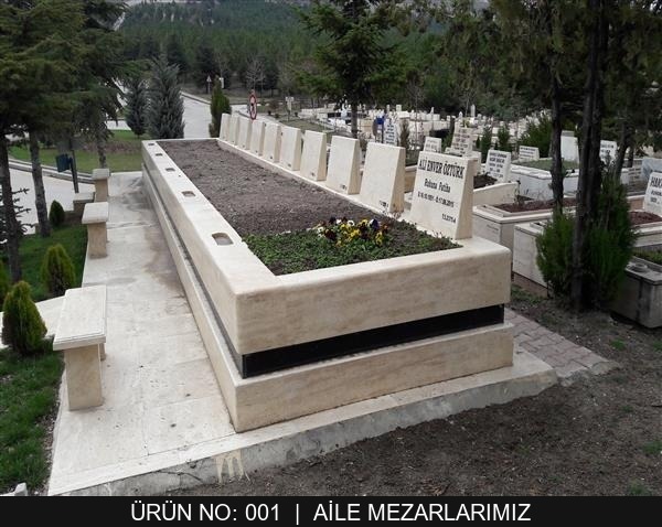 Aile Mezarlığı (Büyük)